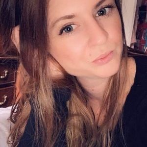 Meet your Posher, Desiree